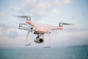 Fotograf Drohne im Wind